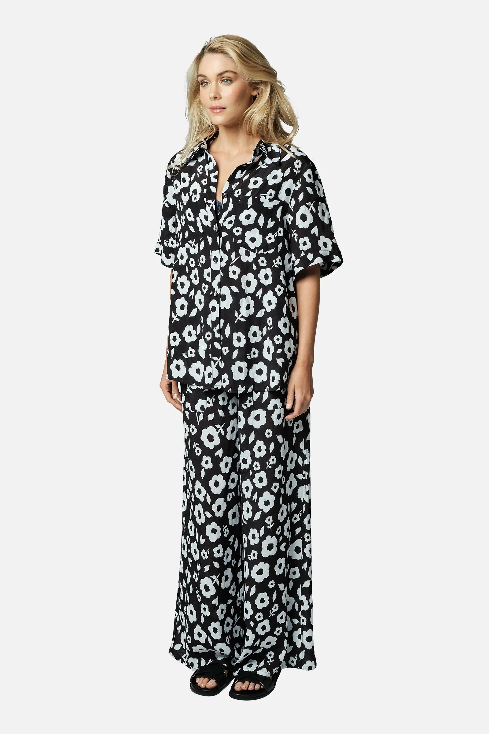 Short Sleeve Button-Up Shirt DAISY SILHOUETTE BLACK - Image 4